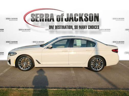 2021 BMW 530 i