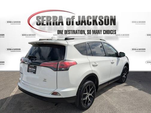 2017 Toyota RAV4 SE