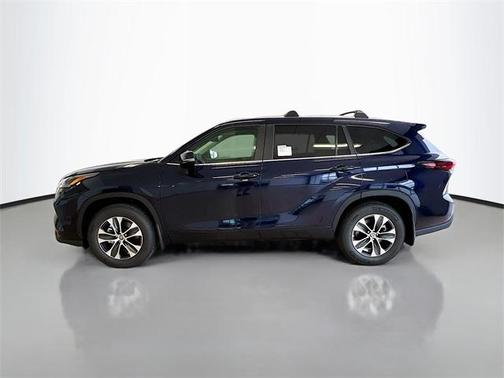 2025 Toyota Highlander XLE