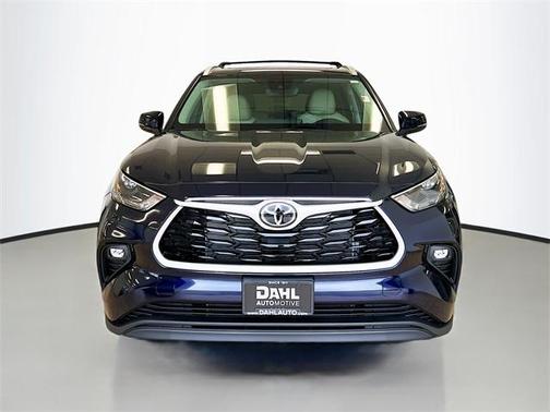 2025 Toyota Highlander XLE