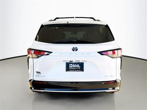 2025 Toyota Sienna Platinum 7 Passenger