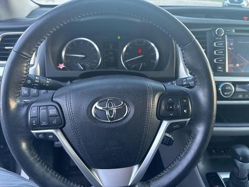 2015 Toyota Highlander 