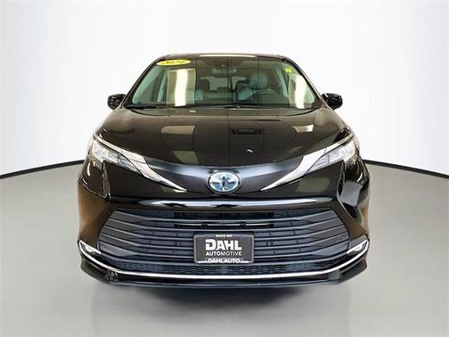 2023 Toyota Sienna XLE