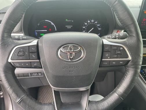 2021 Toyota Sienna LE