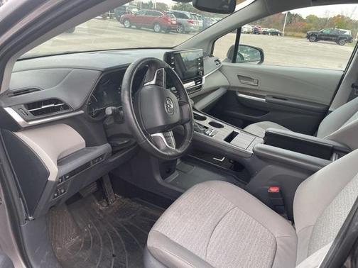2021 Toyota Sienna LE