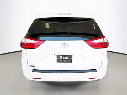 2016 Toyota Sienna XLE Premium
