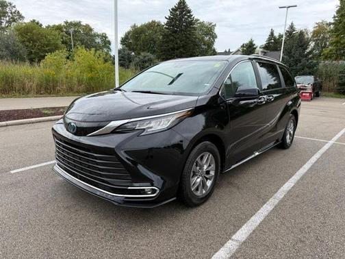 2024 Toyota Sienna XLE