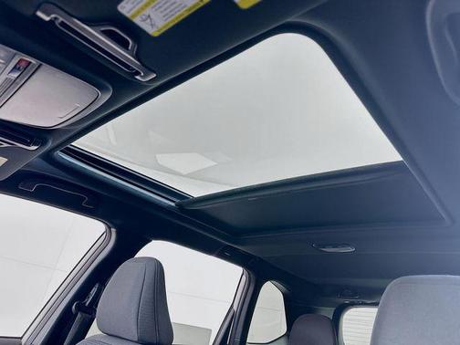 Crystal White Pearl 2025 Subaru Forester Premium