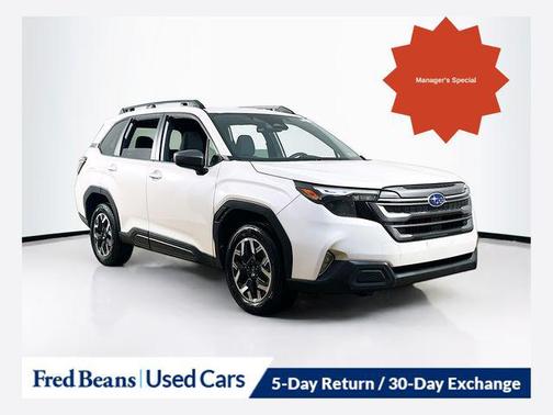 Crystal White Pearl 2025 Subaru Forester Premium