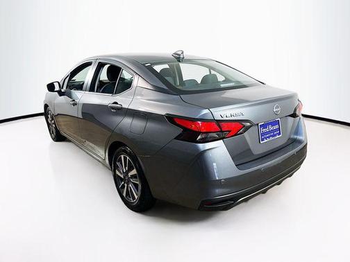 2023 Nissan Versa 1.6 SV