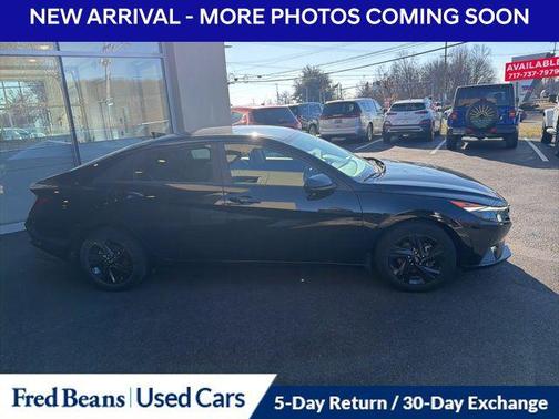 2023 Hyundai ELANTRA SEL