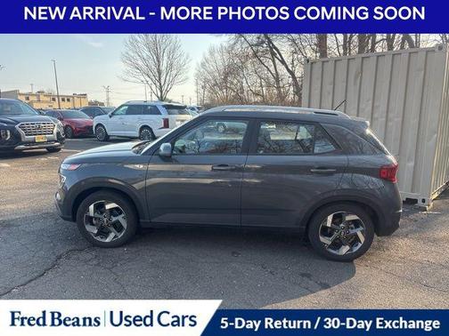 2023 Hyundai VENUE SEL