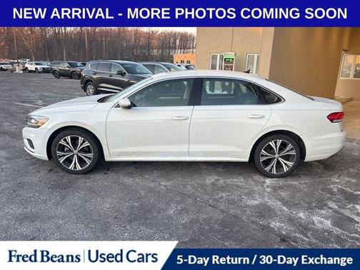 2022 Volkswagen Passat 2.0T SE