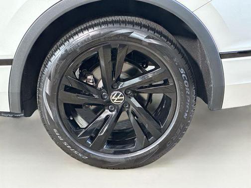 2023 Volkswagen Tiguan 2.0T SE R-Line Black 4MOTION