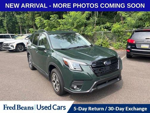Cascade Green Silica 2024 Subaru Forester Premium