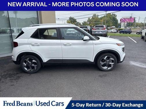 2024 Hyundai VENUE SEL