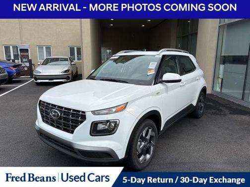 2024 Hyundai VENUE SEL