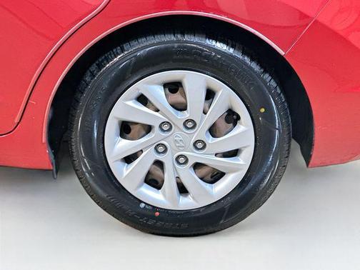 Scarlet Red Pearl 2020 Hyundai ELANTRA SE