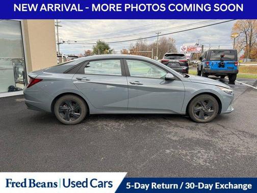 2023 Hyundai ELANTRA SEL