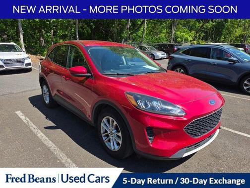 Rapid Red Metallic Tinted Clearcoat 2020 Ford Escape SE