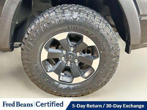 Diamond Black Crystal Pearlcoat 2020 RAM 1500 Rebel