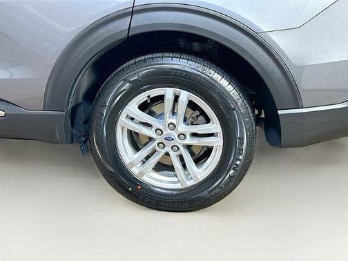 Carbonized Gray Metallic 2022 Ford Explorer XLT