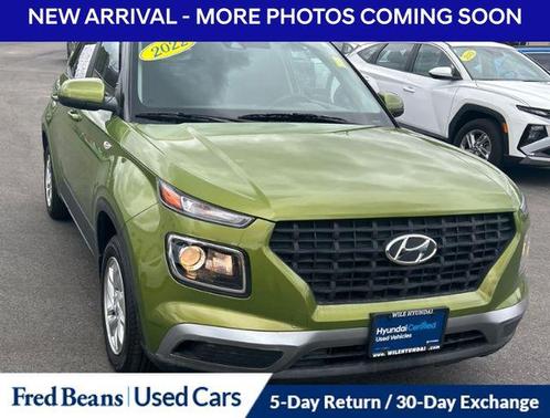 Green Apple 2022 Hyundai VENUE SE