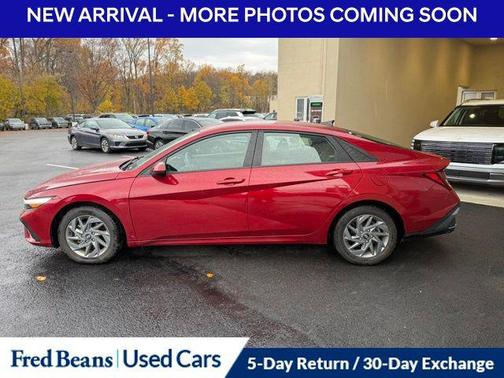 2024 Hyundai ELANTRA SEL