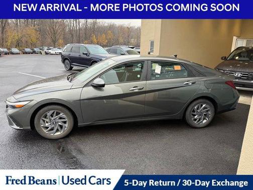 2024 Hyundai ELANTRA SEL