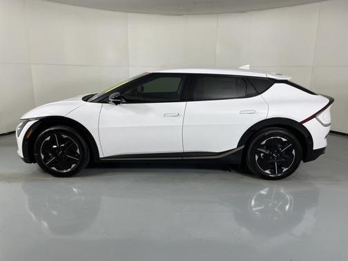2025 Kia EV6 Wind