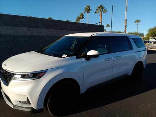 2022 Kia Carnival LX