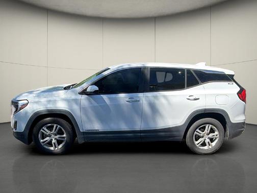 Summit White 2021 GMC Terrain SLE