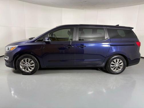 2021 Kia Sedona LX