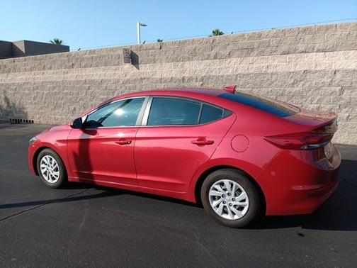 2018 Hyundai ELANTRA SE
