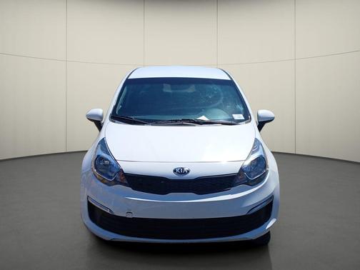 Clear White 2016 Kia Rio LX