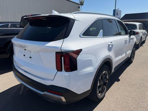 2024 Kia Sorento S