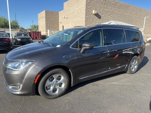 2020 Chrysler Pacifica Hybrid Touring L
