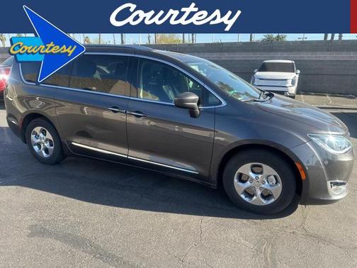 2020 Chrysler Pacifica Hybrid Touring L