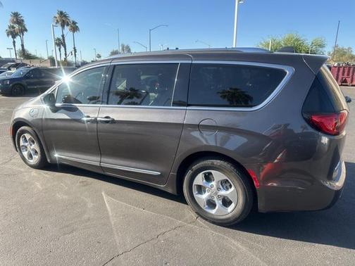 2020 Chrysler Pacifica Hybrid Touring L