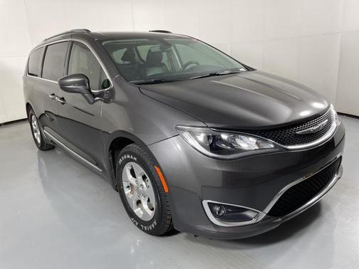 2020 Chrysler Pacifica Hybrid Touring L