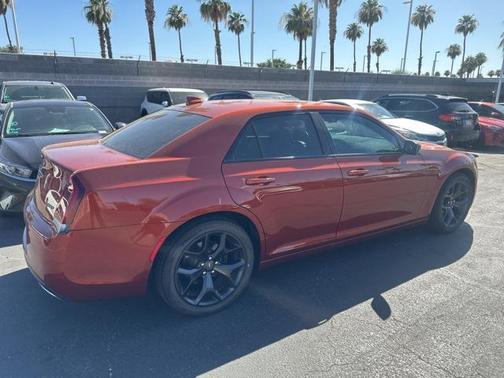 2021 Chrysler 300 Touring