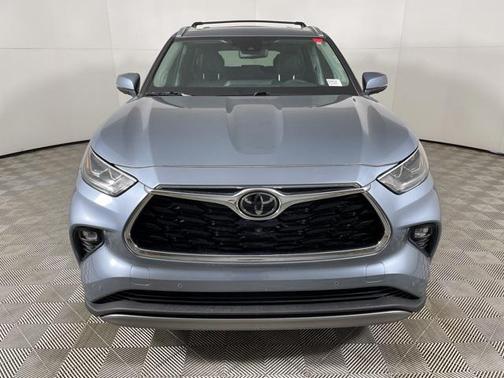 2022 Toyota Highlander Platinum