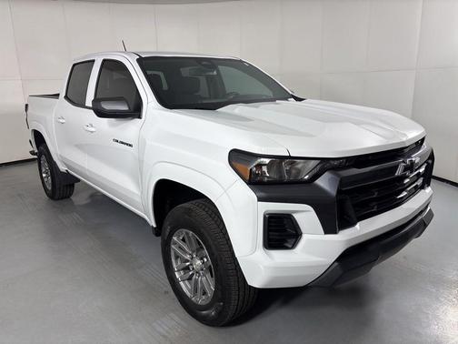 Summit White 2025 Chevrolet Colorado LT