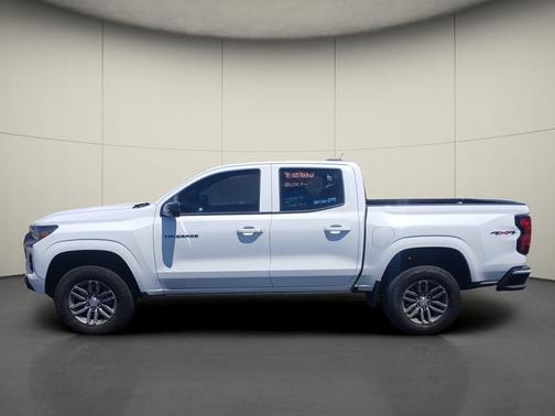 Summit White 2025 Chevrolet Colorado LT