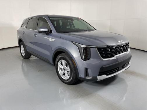 2025 Kia Sorento LX