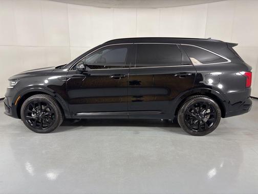 Ebony Black 2022 Kia Sorento SX