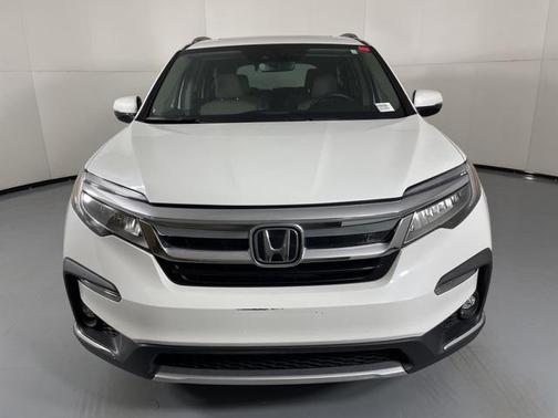 2022 Honda Pilot Touring 8-Passenger