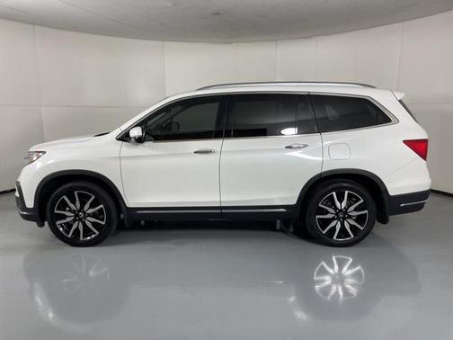 2022 Honda Pilot Touring 8-Passenger