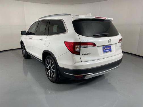 2022 Honda Pilot Touring 8-Passenger