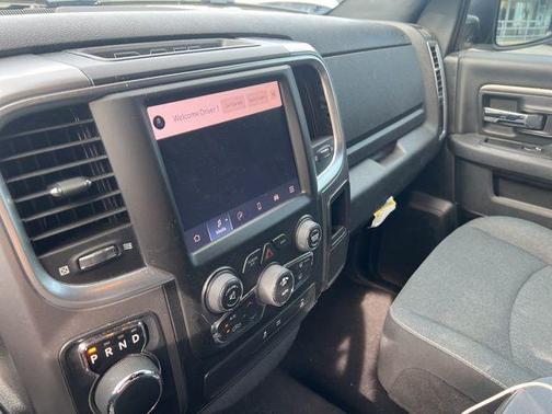 2022 RAM 1500 Classic Warlock Quad Cab 4x2 6'4' Box